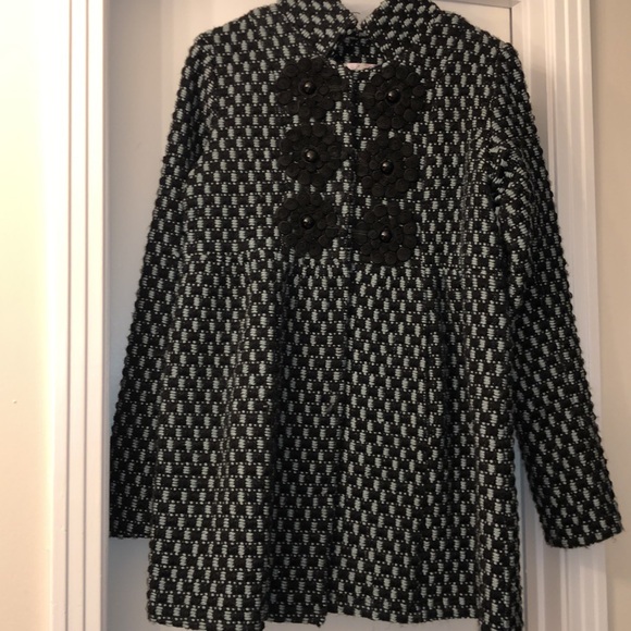 Cute jacket! Does have some unthreading in a couple places - Picture 3 of 9